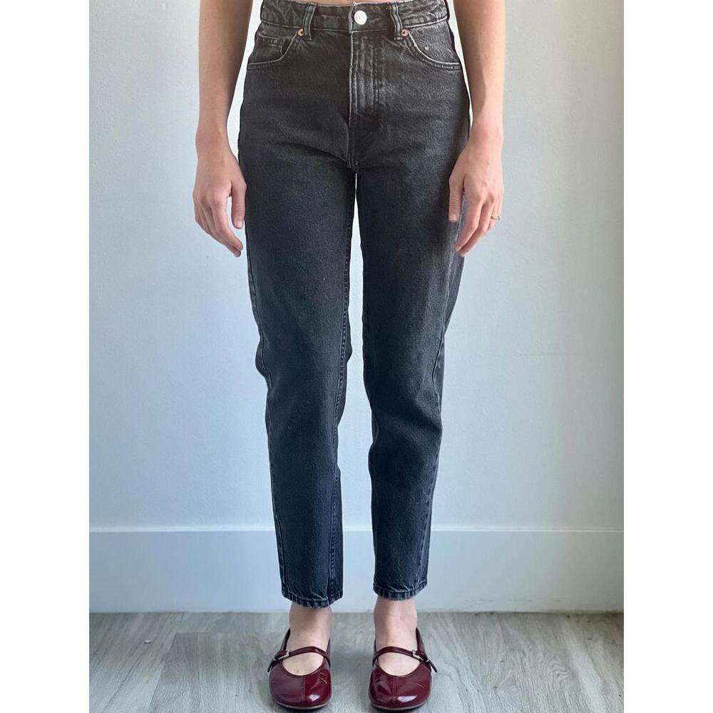 Chic High-Waisted Black Denim Jeans